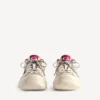 Men’s hamptons medium worn-out sneaker in off white/red