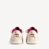 Men’s hamptons medium worn-out sneaker in off white/red