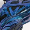 Men’s runner iridescent sneaker in blue