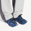 Men’s runner iridescent sneaker in blue