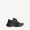 Men’s runner sneaker in black