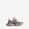 Women’s 3xl gradient sneaker with charms in grey/pink