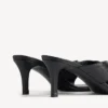 Women’s city sandal in black