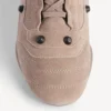 Women’s city sneaker in sesame