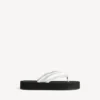 Women’s jet lag thong in off white