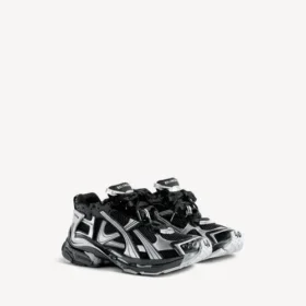Women’s runner sneaker in black/silver