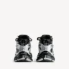 Women’s runner sneaker in black/silver