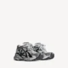 Women’s runner sneaker in grey