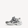 Women’s runner sneaker in grey
