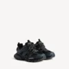 Women’s track sneaker in black